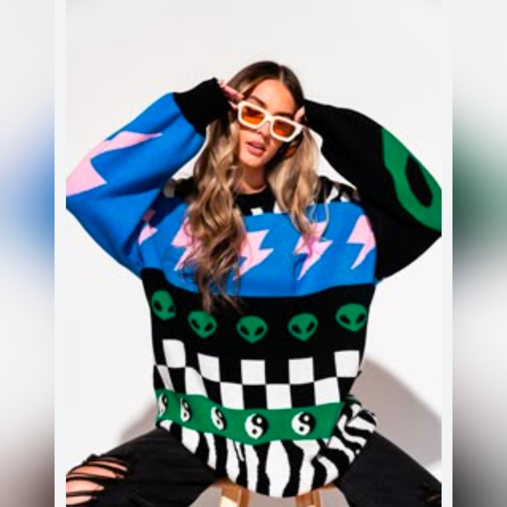 Dressed In Lala Luxe Bubble Sleeve Graphic Oversized Sweater Size L/XL NWT